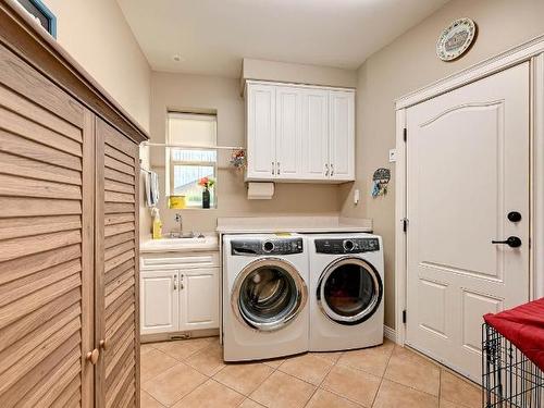 3528 Navatanee Drive, Kamloops, BC - Indoor Photo Showing Laundry Room