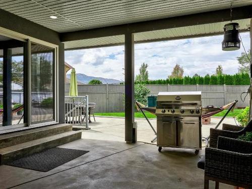 996 Arlington Crt, Kamloops, BC - Outdoor With Deck Patio Veranda With Exterior
