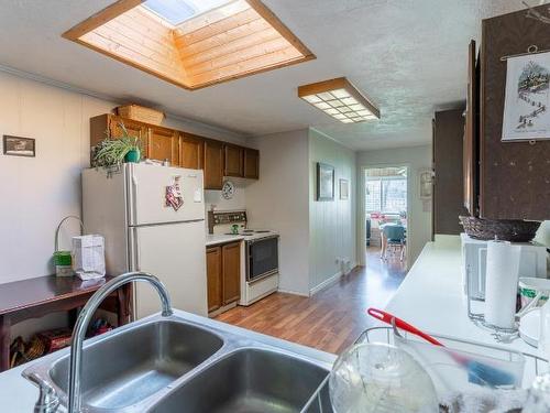 3705 Riverview Ave, Lytton, BC - Indoor Photo Showing Kitchen With Double Sink