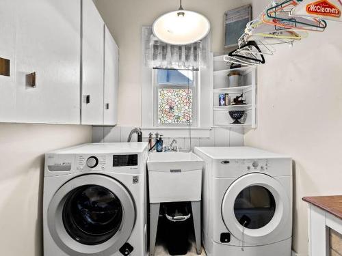 976 Nicola Street, Kamloops, BC - Indoor Photo Showing Laundry Room