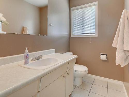 815 Puhallo Drive, Kamloops, BC - Indoor Photo Showing Bathroom