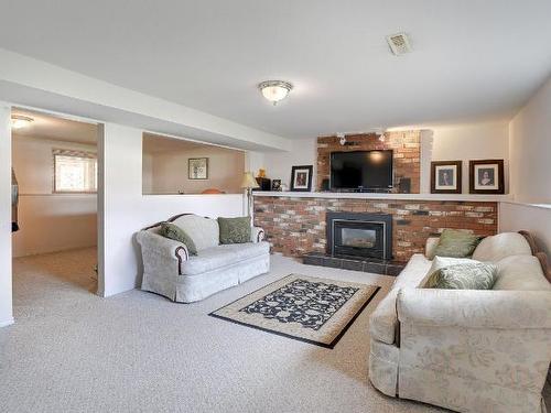 815 Puhallo Drive, Kamloops, BC - Indoor Photo Showing Living Room With Fireplace