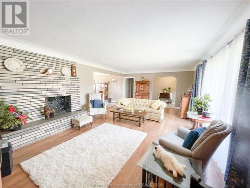 53 Glenmar Street, Chatham, ON - Indoor Photo Showing Living Room With Fireplace