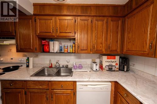 294 Sixth Ave, Sault Ste Marie, ON - Indoor Photo Showing Kitchen With Double Sink