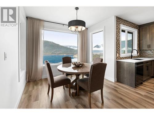 226 Sunset Drive, Sicamous, BC - Indoor Photo Showing Dining Room
