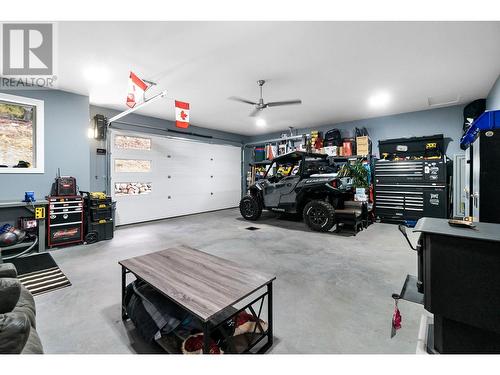 226 Sunset Drive, Sicamous, BC - Indoor Photo Showing Garage