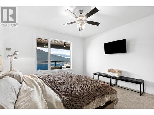 226 Sunset Drive, Sicamous, BC - Indoor Photo Showing Bedroom