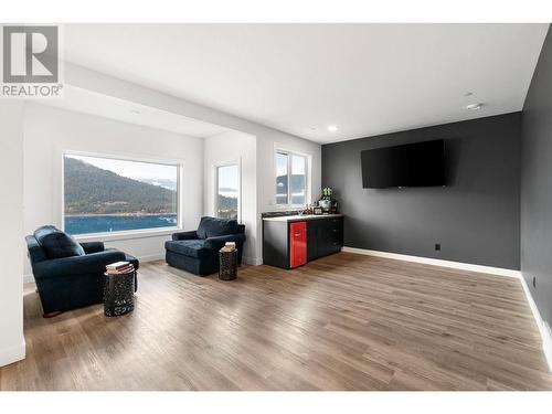 226 Sunset Drive, Sicamous, BC - Indoor