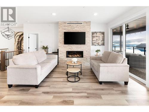 226 Sunset Drive, Sicamous, BC - Indoor Photo Showing Living Room With Fireplace