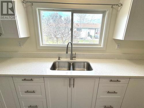 1021 Willow Street, Okanagan Falls, BC - Indoor Photo Showing Kitchen With Double Sink
