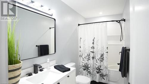 Main Bathroom Upper - 90 10Th Street Se, Chesley, ON - Indoor Photo Showing Bathroom