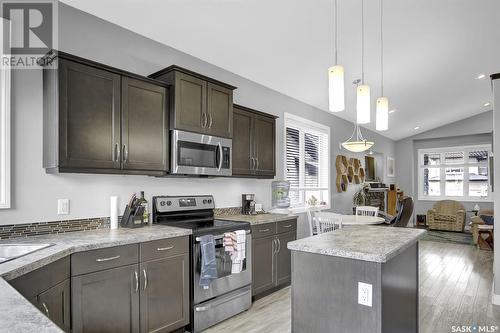 3857 Green Moss Bay, Regina, SK - Indoor Photo Showing Kitchen With Upgraded Kitchen