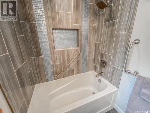 100 Katepwa Road, Katepwa Beach, SK - Indoor Photo Showing Bathroom
