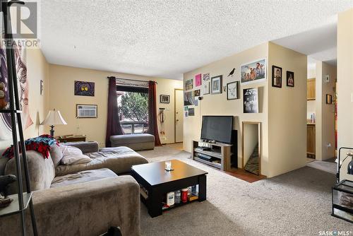 103 15 Alport Crescent, Regina, SK - Indoor Photo Showing Living Room