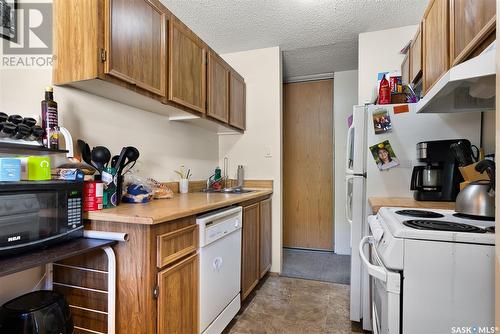 103 15 Alport Crescent, Regina, SK - Indoor Photo Showing Kitchen