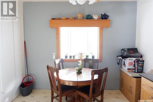 415 5Th Avenue E, Assiniboia, SK - Indoor Photo Showing Dining Room