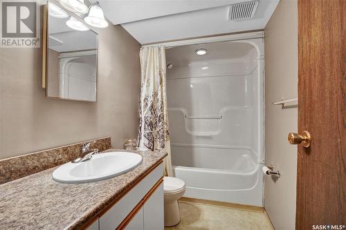 314 113Th Street W, Saskatoon, SK - Indoor Photo Showing Bathroom