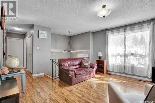 314 113Th Street W, Saskatoon, SK - Indoor Photo Showing Living Room