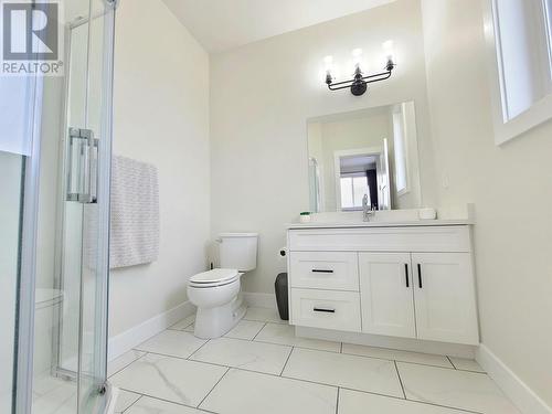 10507 118 Avenue, Fort St. John, BC - Indoor Photo Showing Bathroom
