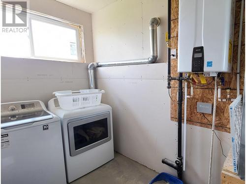 10507 118 Avenue, Fort St. John, BC - Indoor Photo Showing Laundry Room