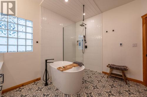 315 Sudbury Avenue, Penticton, BC - Indoor Photo Showing Bathroom