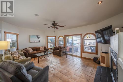 315 Sudbury Avenue, Penticton, BC - Indoor Photo Showing Living Room