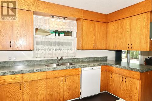 6453 Park Drive, Oliver, BC - Indoor Photo Showing Kitchen With Double Sink