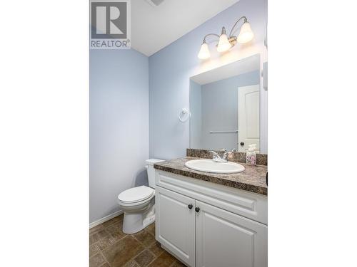 780 20 Street Ne Unit# 4, Salmon Arm, BC - Indoor Photo Showing Bathroom