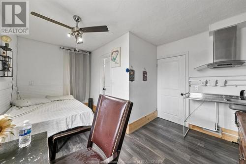 810 Assumption, Windsor, ON - Indoor