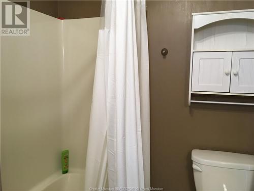 15 Tiffany Ave, Bouctouche, NB - Indoor Photo Showing Bathroom