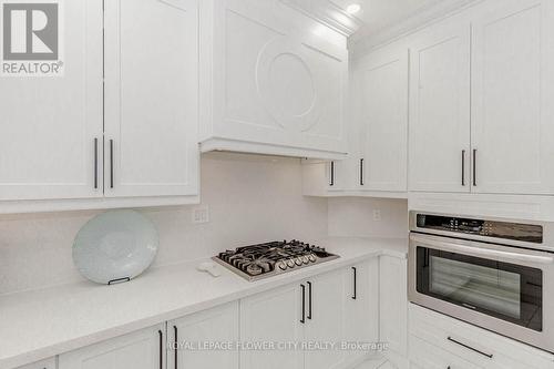 2 Currie Drive, Puslinch, ON - Indoor Photo Showing Kitchen