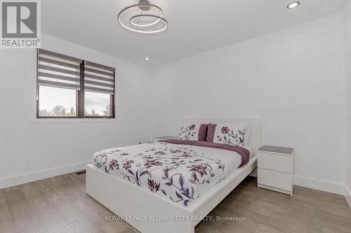 2 Currie Drive, Puslinch, ON - Indoor Photo Showing Bedroom