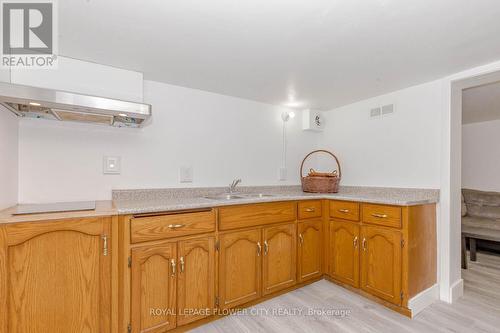2 Currie Drive, Puslinch, ON - Indoor Photo Showing Kitchen With Double Sink