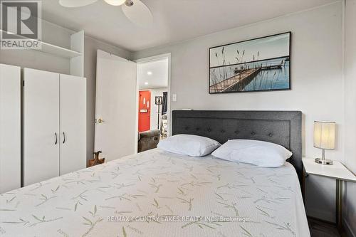 38 Macpherson Crescent, Kawartha Lakes, ON - Indoor Photo Showing Bedroom