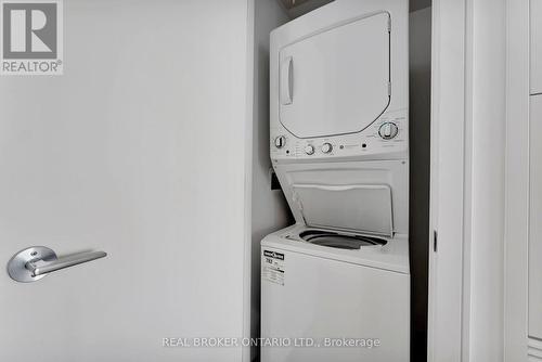 713 - 1 Jarvis Street, Hamilton, ON - Indoor Photo Showing Laundry Room
