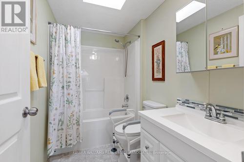 43 Water St, Puslinch, ON - Indoor Photo Showing Bathroom