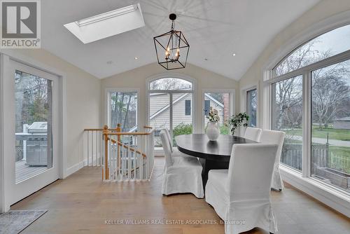 551 Cochise Cres, Mississauga, ON - Indoor Photo Showing Dining Room