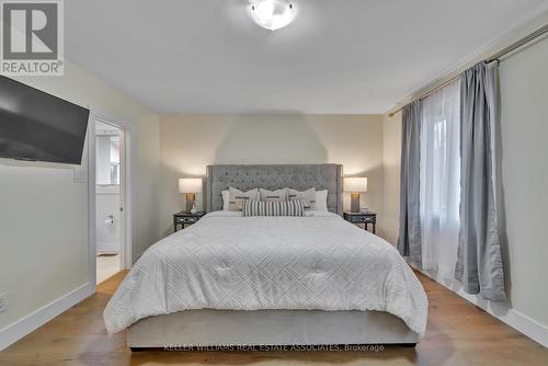 551 Cochise Crescent, Mississauga, ON - Indoor Photo Showing Bedroom