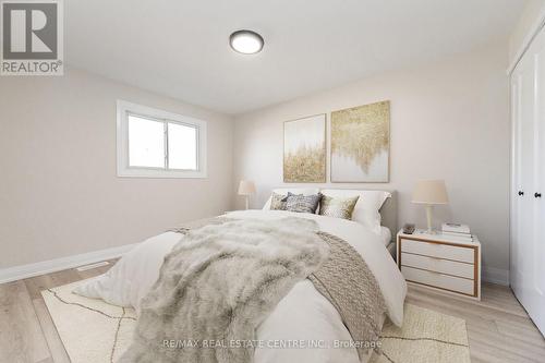 46 Onslow Crt, Oakville, ON - Indoor Photo Showing Bedroom