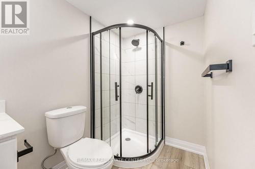 46 Onslow Crt, Oakville, ON - Indoor Photo Showing Bathroom