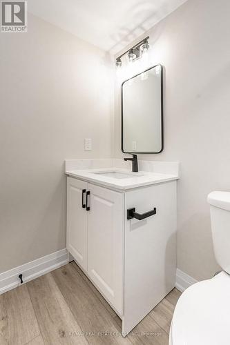46 Onslow Crt, Oakville, ON - Indoor Photo Showing Bathroom