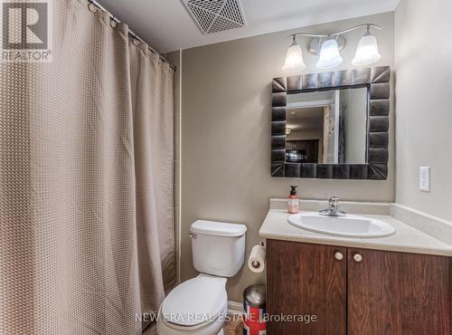 #405 -3070 Rotary Way, Burlington, ON - Indoor Photo Showing Bathroom