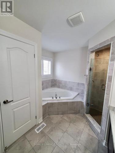 1807 Fosterbrook Street, Oshawa, ON - Indoor Photo Showing Bathroom