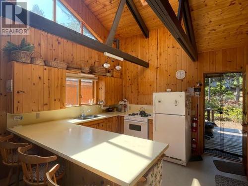 940 Hanson Lane, Savary Island, BC - Indoor Photo Showing Kitchen With Double Sink