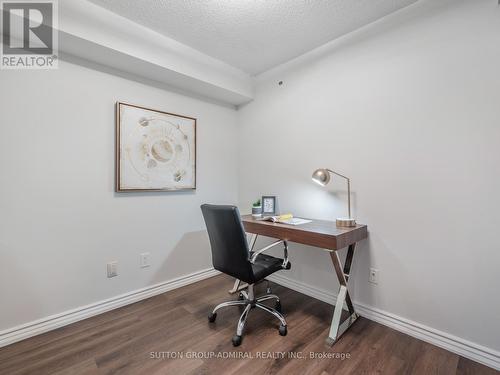 #206 -1797 Queen St E, Toronto, ON - Indoor Photo Showing Office