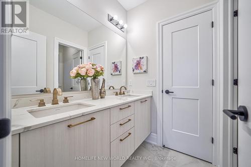 17 Longworth Ave, Richmond Hill, ON - Indoor Photo Showing Bathroom