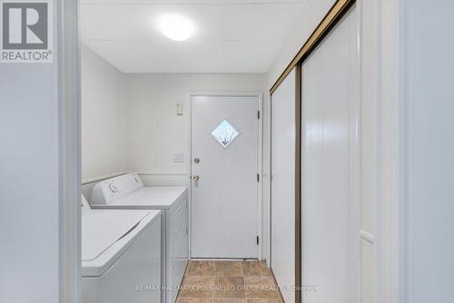 30 Weeping Willow Drive, Innisfil, ON - Indoor Photo Showing Laundry Room