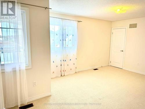 47 Township Ave, Richmond Hill, ON - Indoor Photo Showing Other Room
