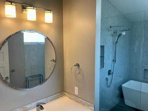 52 Sandner Rd, Christina Lake, BC - Indoor Photo Showing Bathroom