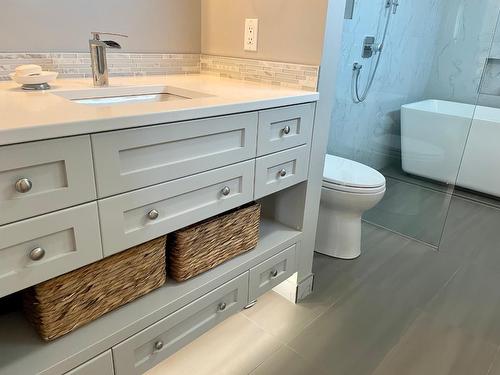 52 Sandner Rd, Christina Lake, BC - Indoor Photo Showing Bathroom